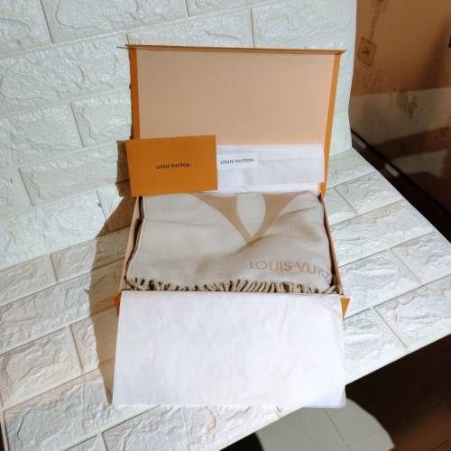 全新行貨LV M79098 Graphic Dual 頸巾 米色