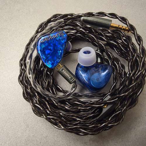 Eminent ears Sapphire