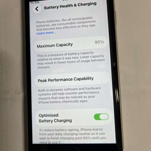 新淨IPhoneSE 3代   64gb battery health 95%