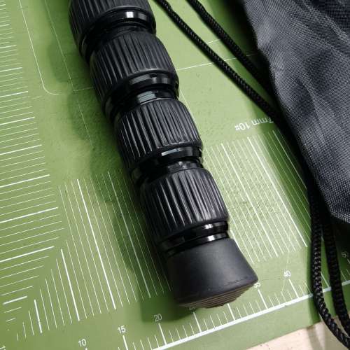 新淨用了一次，BEXINP-285C 碳纖維獨腳架,附腳釘可當登 山杖