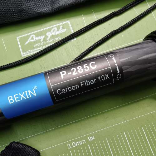 新淨用了一次，BEXINP-285C 碳纖維獨腳架,附腳釘可當登 山杖