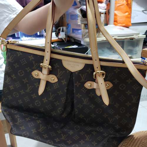 LV  Monogram  經典大手袋 95%新。可以交換