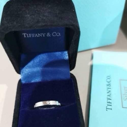 Tiffany & Co 三鑽鉑金戒指