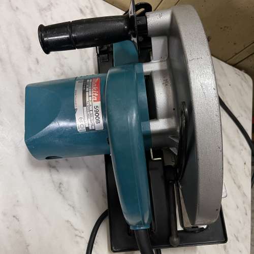 牧田牌Makita  235mm(9.25寸）5900B圓鋸，八成半新 100％全正常，已裝有鋸碟