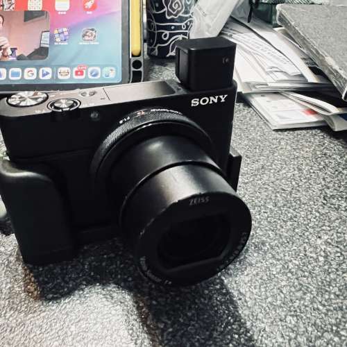 Sony Cyber-shot DSC-RX100 IV