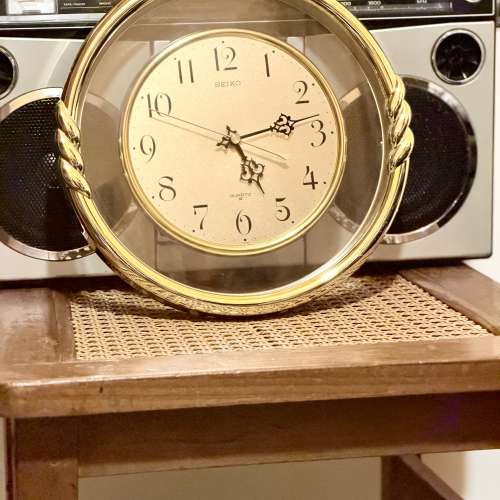 出售 80年代 精工Seiko 掛鐘，前後透明款，直俓約18cm,走時準確，外觀約85%新，用1...