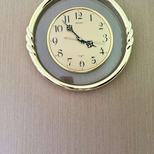 出售 80年代 精工Seiko 掛鐘，前後透明款，直俓約18cm,走時準確，外觀約85%新，用1...