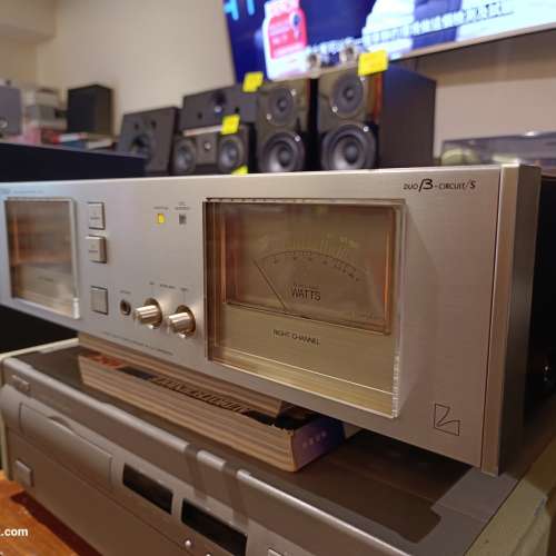 Luxman M-02