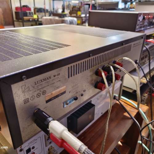 Luxman M-02