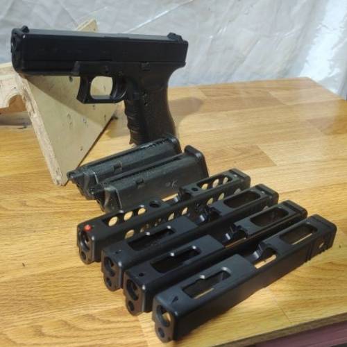 KSC G17 + 2匣 +  pouch + 4滑套