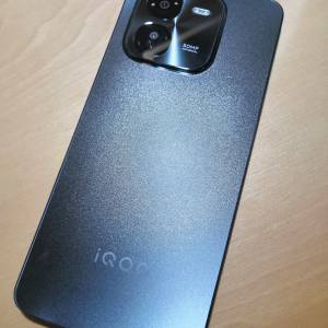 VIVO iqoo z9x (8GB ram + 128GB) 國內版 (95%+新)