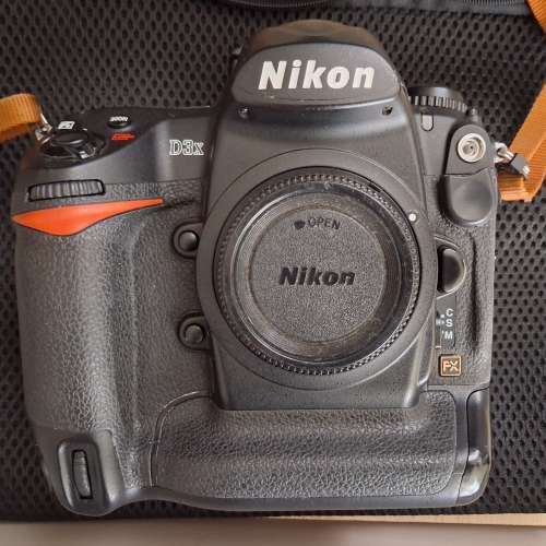 Nikon D3x body only