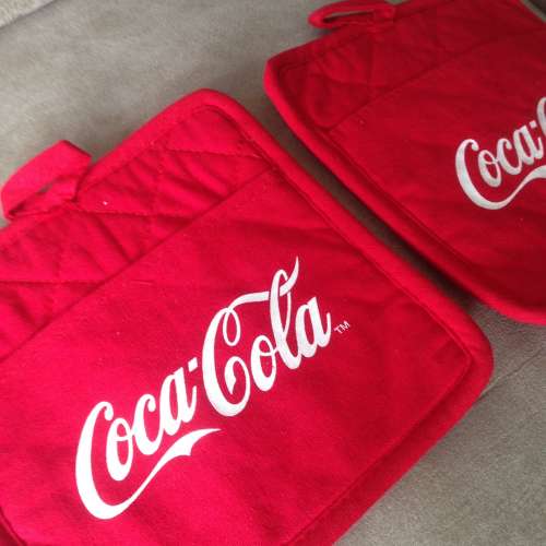 🎁 COCA COLA Kitchen Decorative Pot Holders 2pc Set 19*19cm NEW 全新 可口可樂 ...