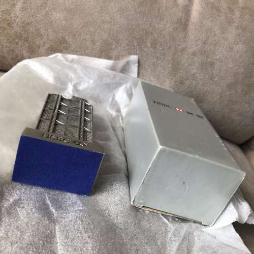 🏦 HSBC Paper Weight Deco (Collectible) NEW 全新 匯豐 匯豐大樓 紀念品 個人收藏 ...