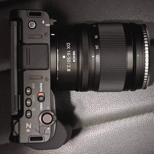 Nikon ZR 尼康 電影機 相機（不包鏡） ，99% 新淨，正常運作，行貨