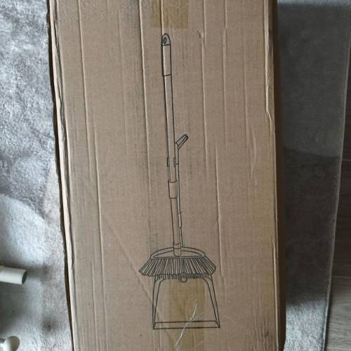 白色掃把簸箕組合