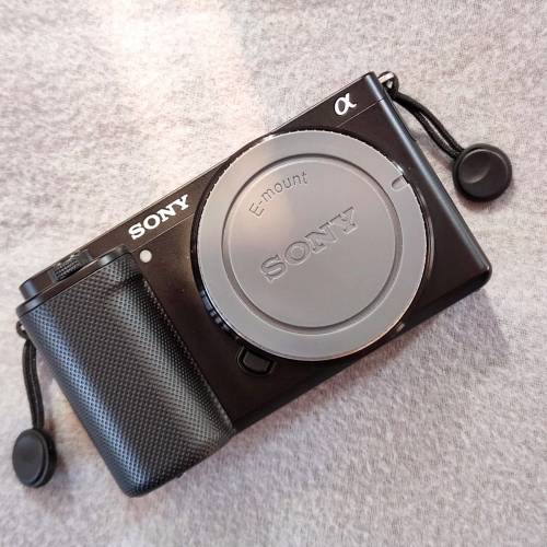 Sony zv-e10 w/ kit lens + 50mm lens + 18-50 sigma lens