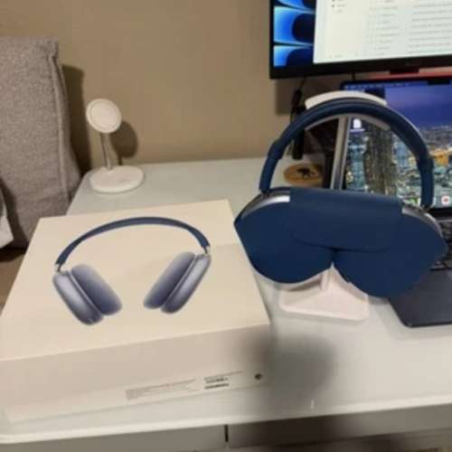 Apple AirPod Pro Max Over-Ear Noise-Canceling Headphones Sky Blue