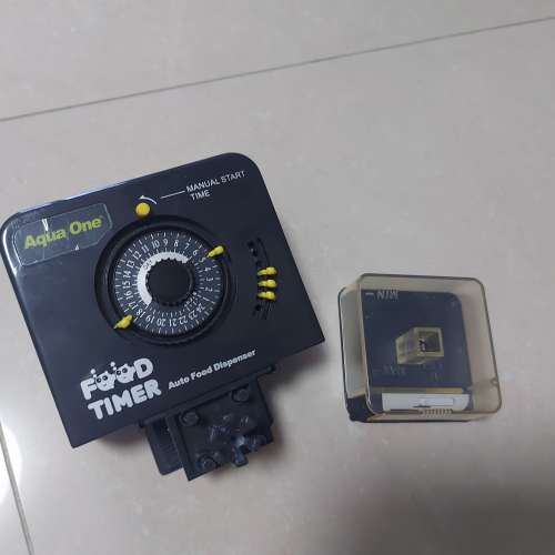 Aqua One 自動餵食器