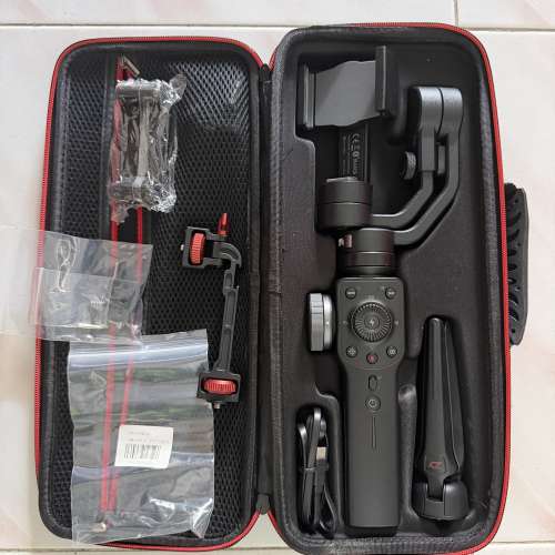 手機穩定器Zhiyun smooth 4