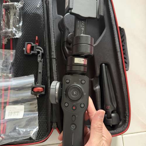 手機穩定器Zhiyun smooth 4