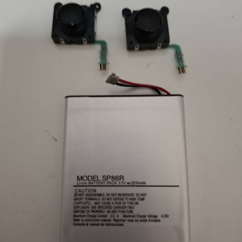 Sony PS Vita 2000 已破解 連32gb SD card L2 R2手掣