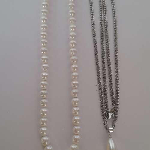 一手兩條8mm16寸 貝珠shell pearl頸鏈，及20x10mm 梨形吊墜純銀鉤配上24寸不銹鋼頸...