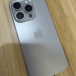 Apple iPhone 15pro 256GB 原色