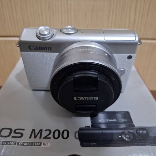 Canon EOS M200 15-45mm + 22mm kit set