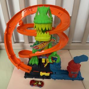 Hot Wheels熱火霸王龍火焰之戰套裝
