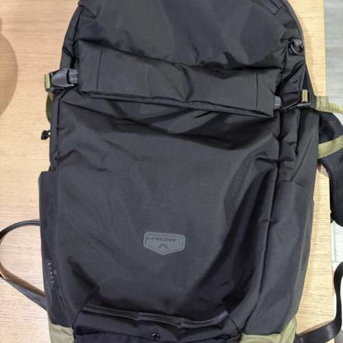 Doughnut 大背囊 26.5L Stargazer Titan Series Backpack