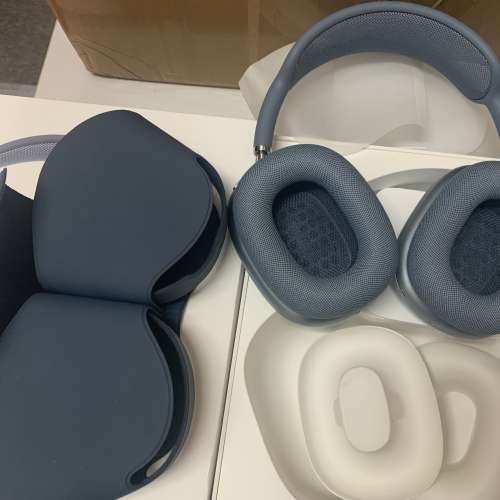 99%New Apple Airpods Max (USB-C) - Blue 保到4-10-2026