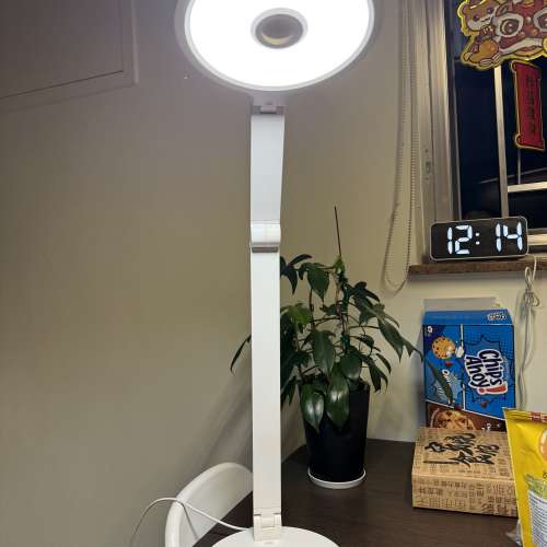 MOMAX Smart LED Desk Lamp