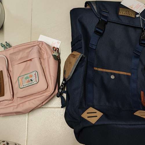 Doughnut Grounder Happy Camper 背包 (航海藍)+ Satchel dreamworker 斜背包 (粉紅)