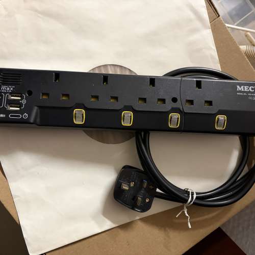 MEC 4位插頭 + 4usb 拖板