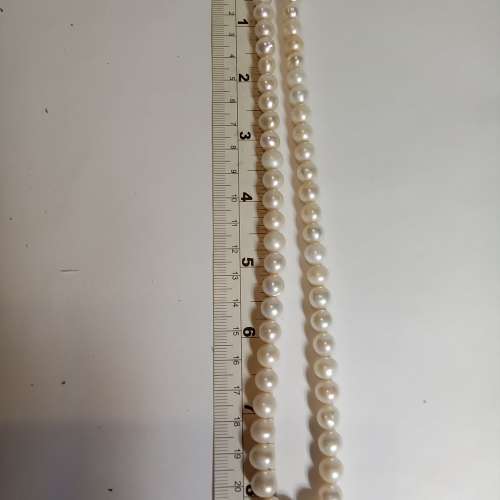 淡水珍珠頸鏈8mm16吋，連焊口圈扣約18吋，原價500元現減價出售380元。no.B20.2.26