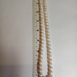 淡水珍珠頸鏈8mm16吋，連焊口圈扣約18吋，原價500元現減價出售380元。no.B20.2.26