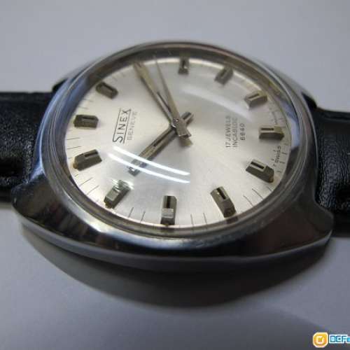 Swiss SINEX GENEVE 17 JEWELS INCABLOC hand winding wrist watch.