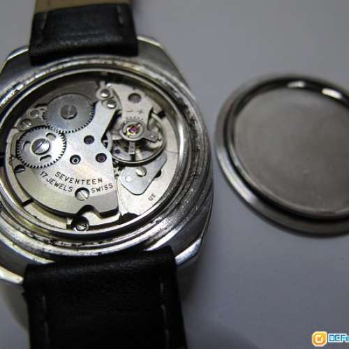 Swiss SINEX GENEVE 17 JEWELS INCABLOC hand winding wrist watch.