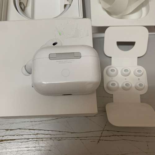 99%New Apple AirPods Pro 2 MagSafe Case (USB-C) MTJV3, 保到22-8-2026