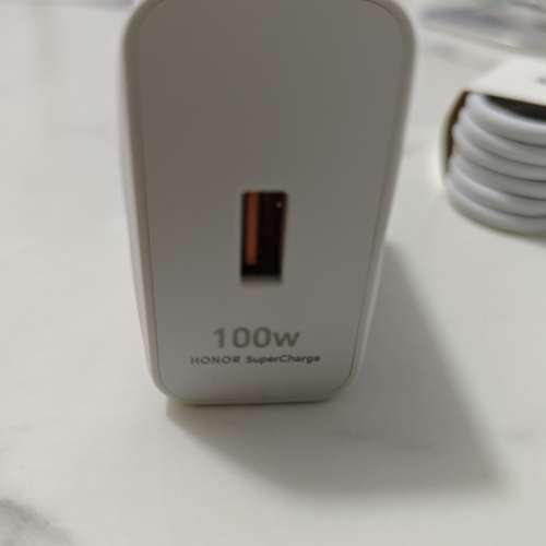 出售全新榮耀100W超級快充電器