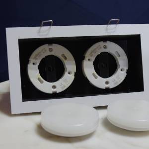 新淨裝修材料 天花孖頭燈座 尚餘8個