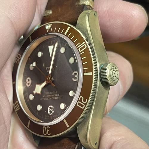 全香港最平🤣TUDOR 銅 BLACK BAY BRONZE 79250BM 原裝皮帶 巴黎出世咭 原裝盒 另送...