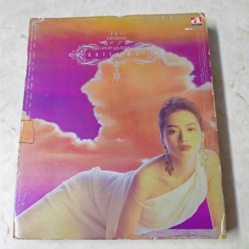 華星唱片於1992年發行的梅艷芳專輯《The Legend of the Pop Queen》。