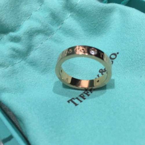 Tiffany & Co 三鑽玫瑰金戒指