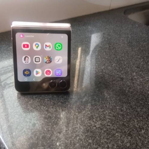 出售三星Z Flip5行機8+512請留意內文