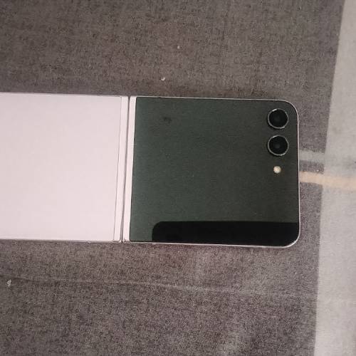 出售三星Z Flip5行機8+512請留意內文