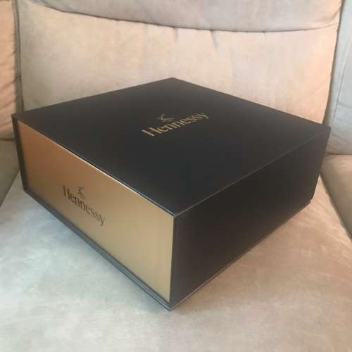 🍾 HENNESSY Gift Set Bottle + Cap + Glasses 4pc NEW 全新 酒瓶+杯套裝 🥃