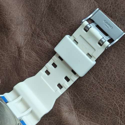 Casio G-Shock GA-100B 白色手錶