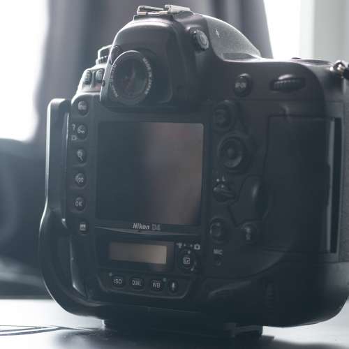 Nikon D4